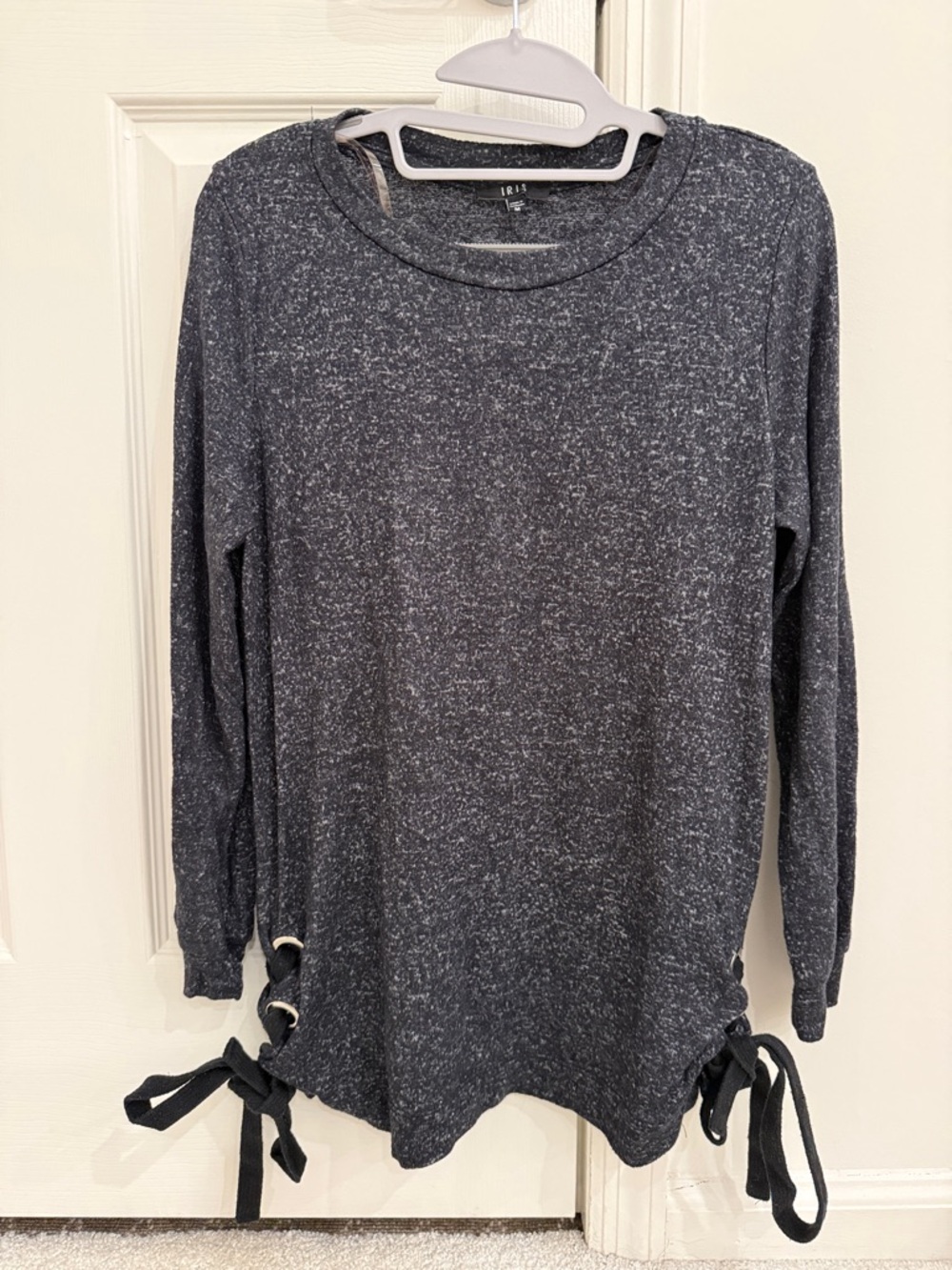 iris Charcoal Speckled Long Sleeve Top with Side Tie Detail. Size medium